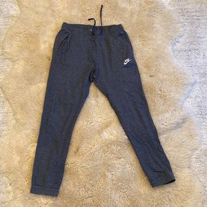 Nike Men’s Classic Sweatpants